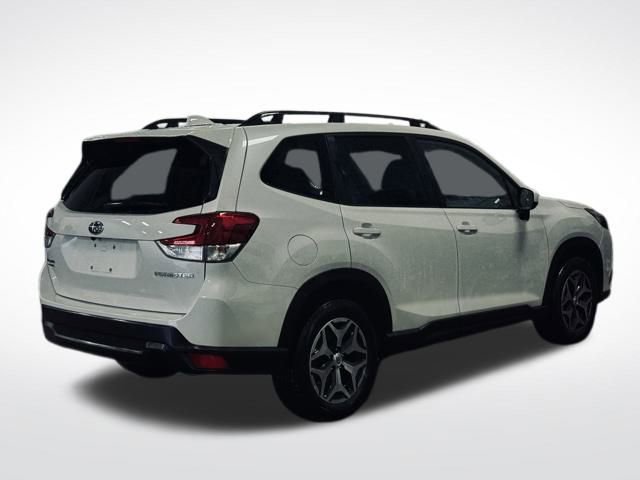 Used 2022 Subaru Forester Premium image 6