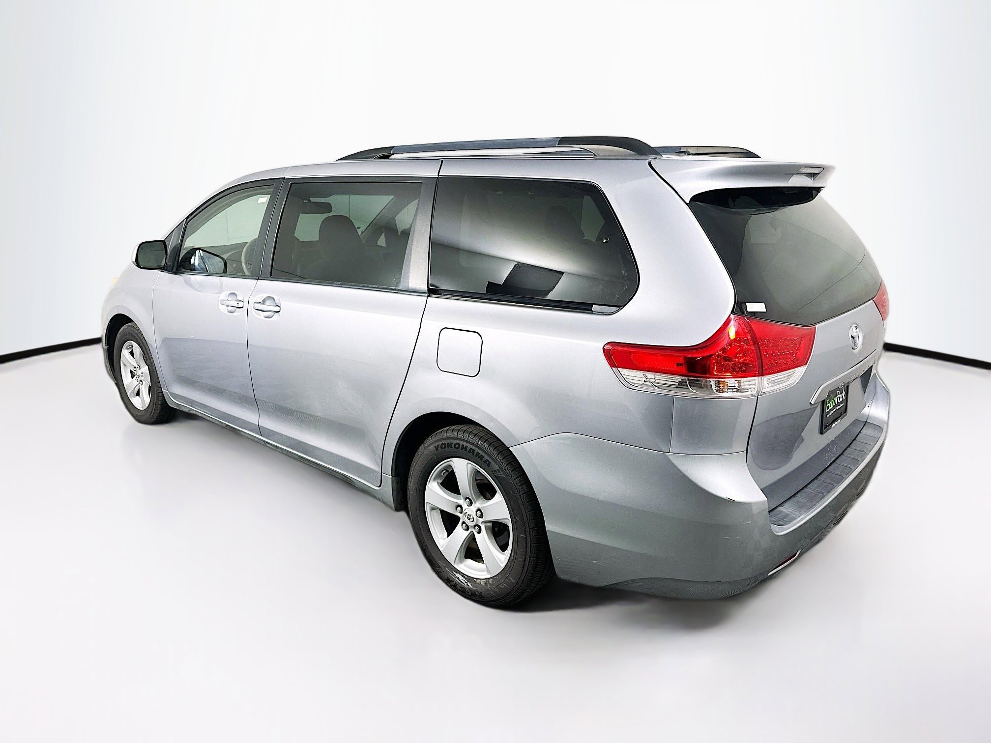 Used 2011 Toyota Sienna LE image 5