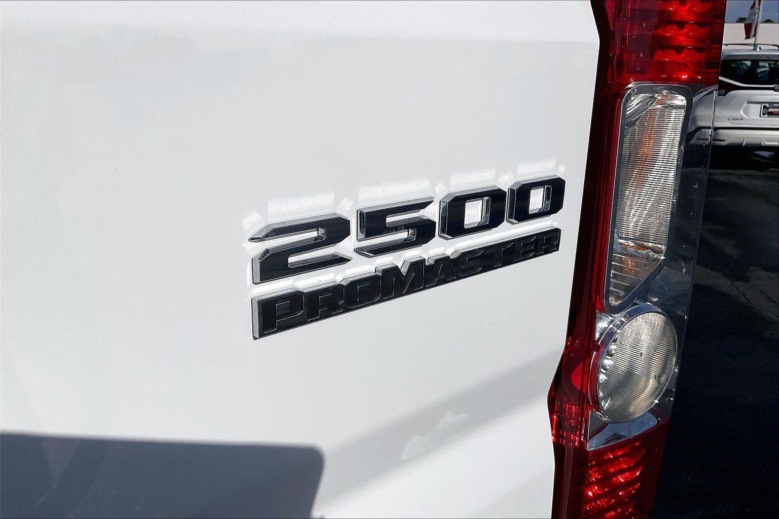 Used 2025 RAM ProMaster 2500 w/ Convenience Group image 9