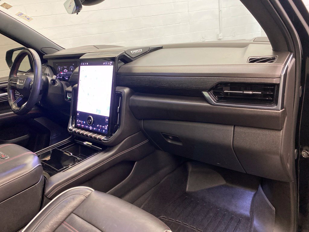 Used 2025 GMC Yukon AT4 Ultimate w/ LPO, Floor Liner Package AWD/4WD image 27