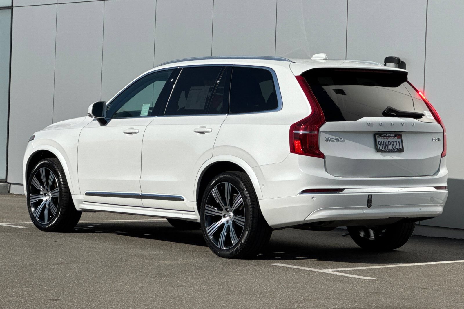 Used 2023 Volvo XC90 B6 Ultimate w/ Protection Package Premier AWD/4WD image 3
