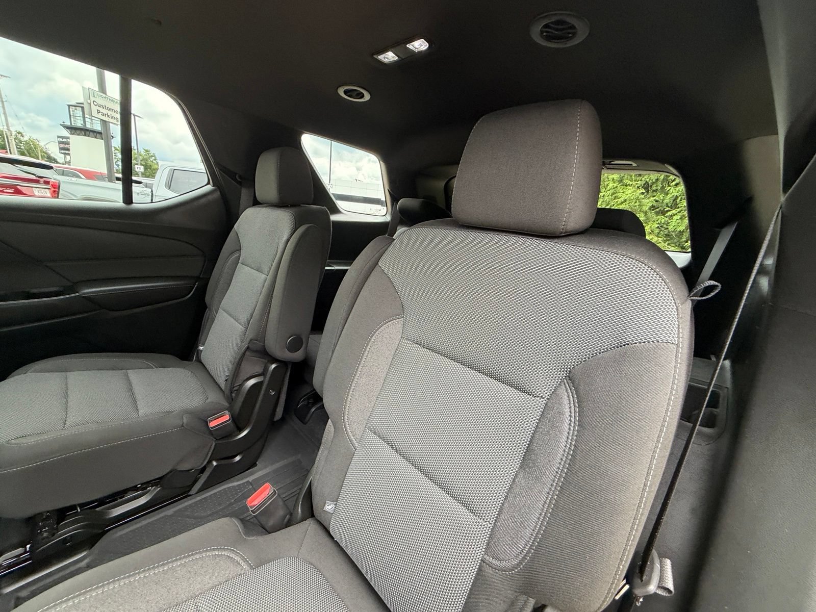 Used 2023 Chevrolet Traverse LT FWD image 25