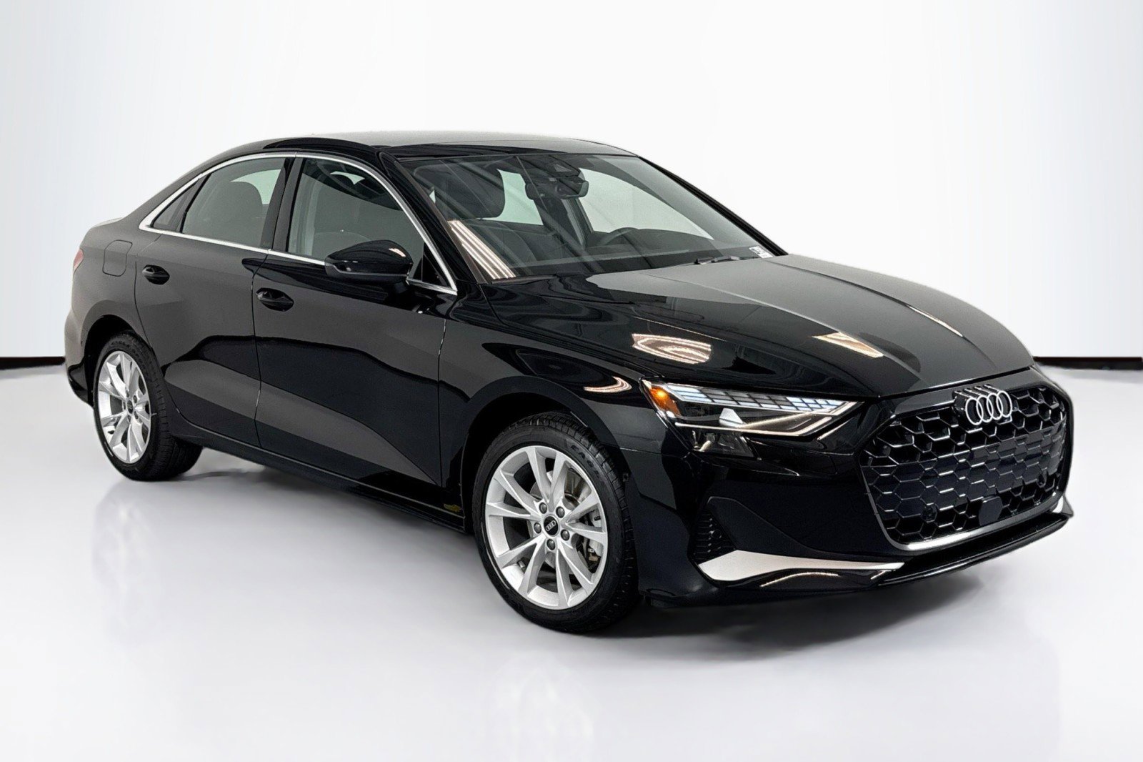 Used 2025 Audi A3 2.0T Premium Plus w/ Premium Plus Package image 3