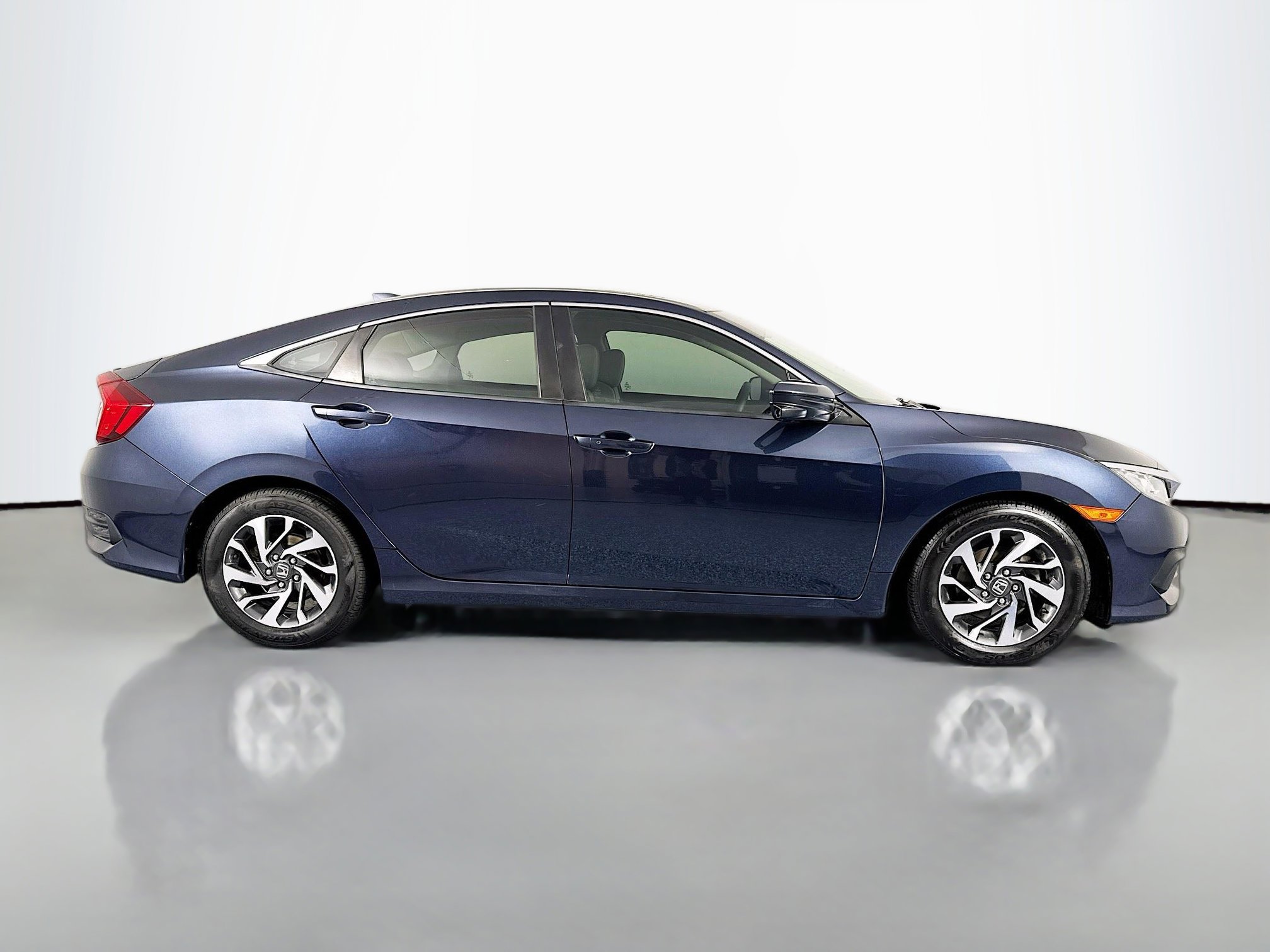 Certified 2017 Honda Civic EX image 4
