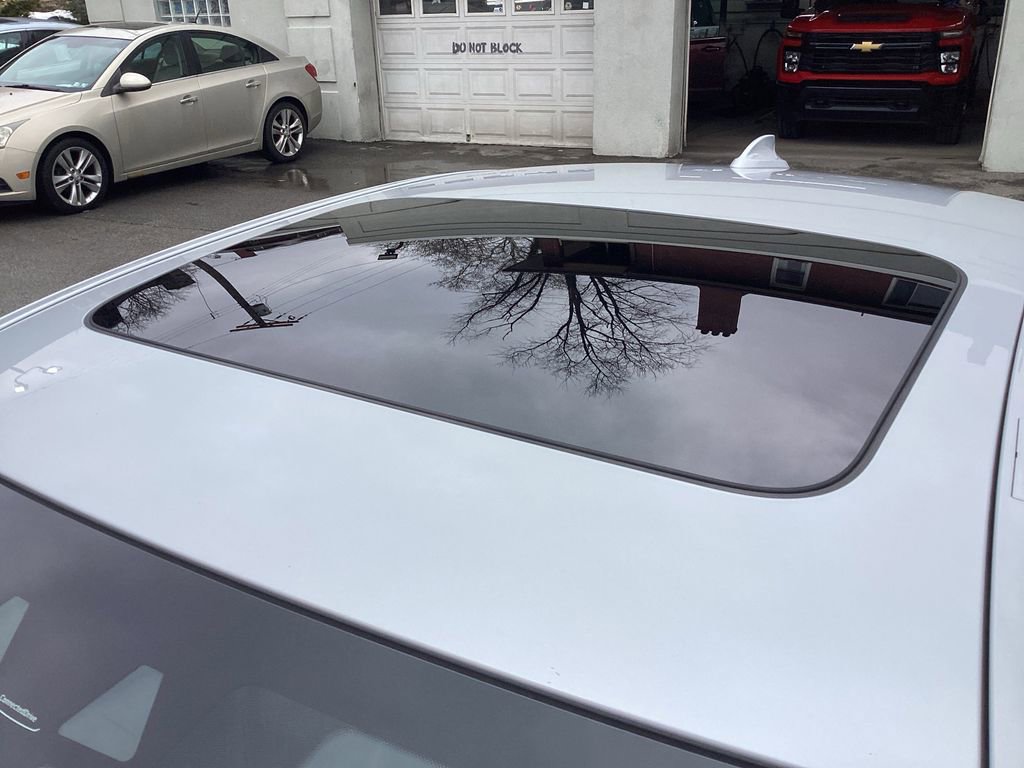 Used 2020 BMW 530i xDrive w/ Convenience Package image 10