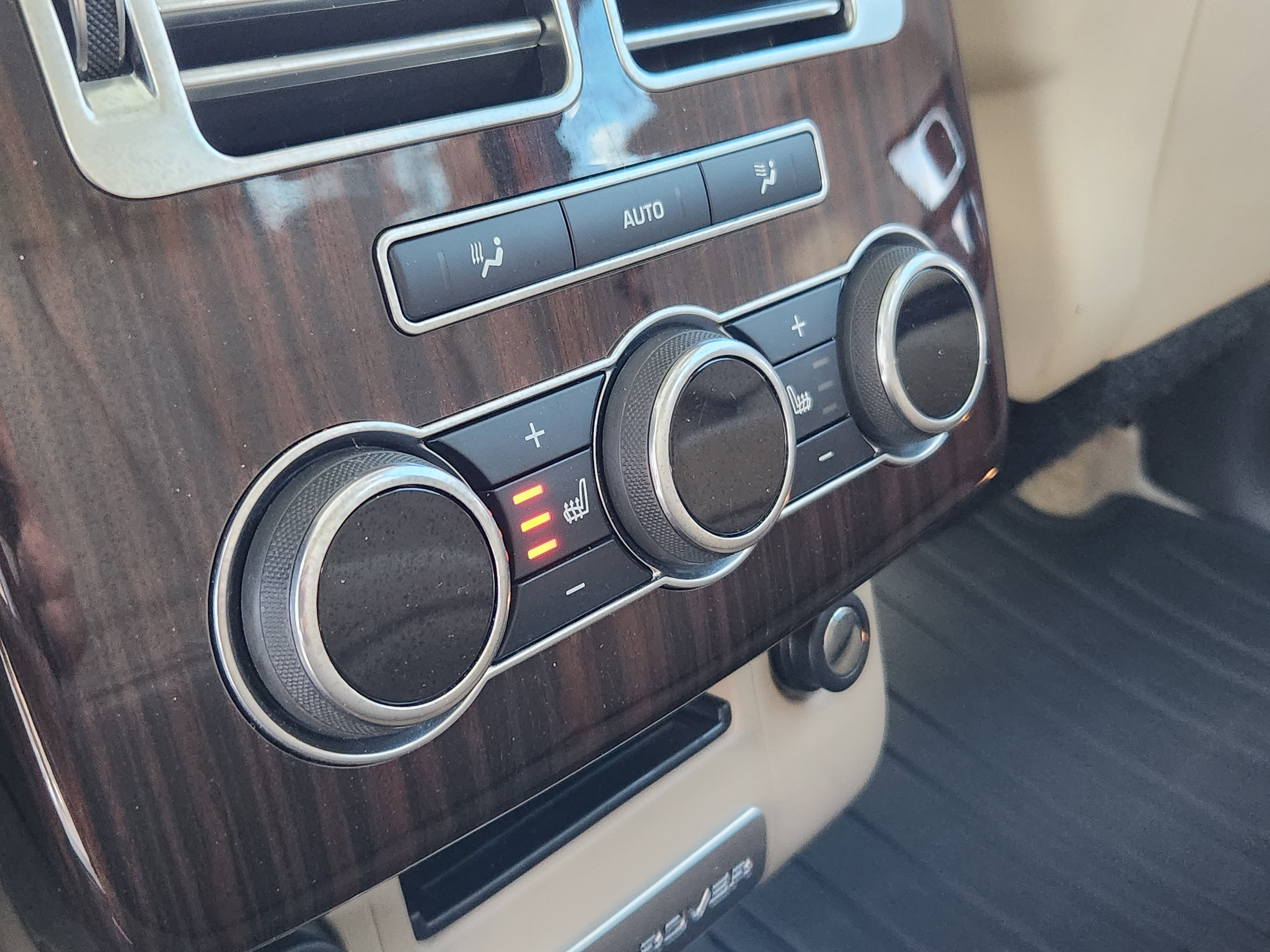 Used 2016 Land Rover Range Rover Supercharged image 17