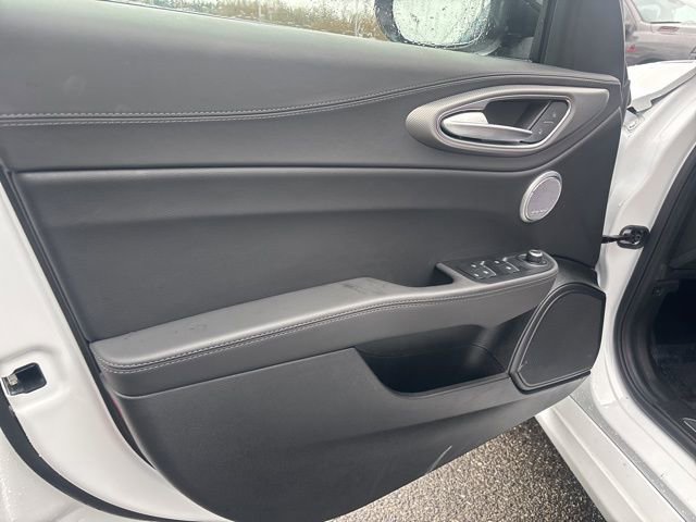 Used 2024 Alfa Romeo Giulia Veloce image 21