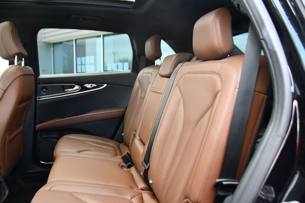 Used 2022 Lincoln Nautilus Reserve w/ Equipment Group 201A image 21