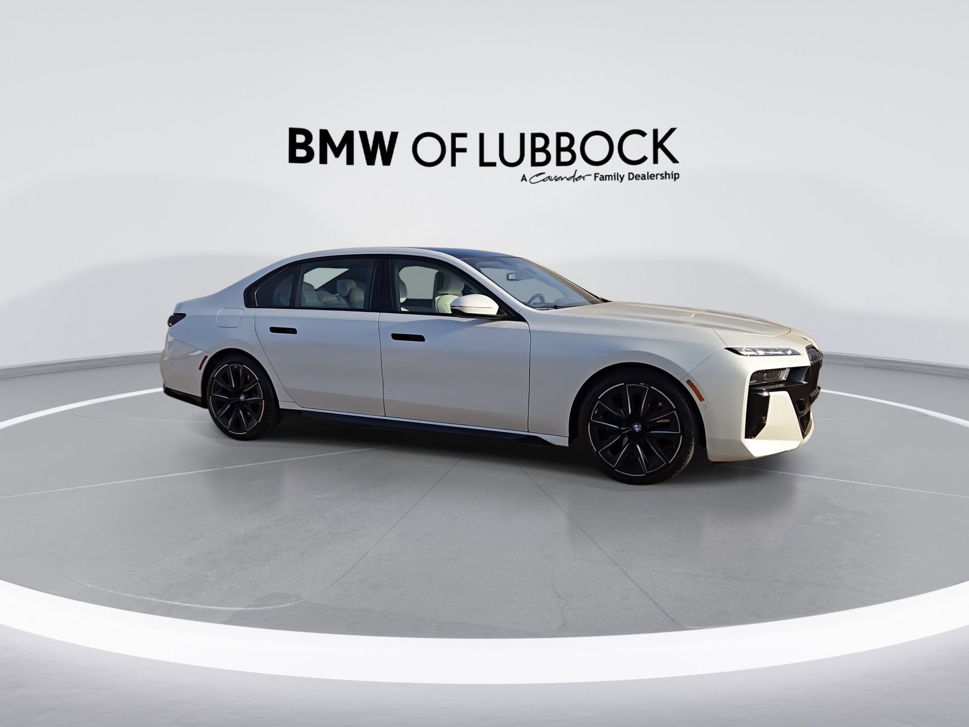 Used 2023 BMW 760i xDrive w/ Executive Package image 9