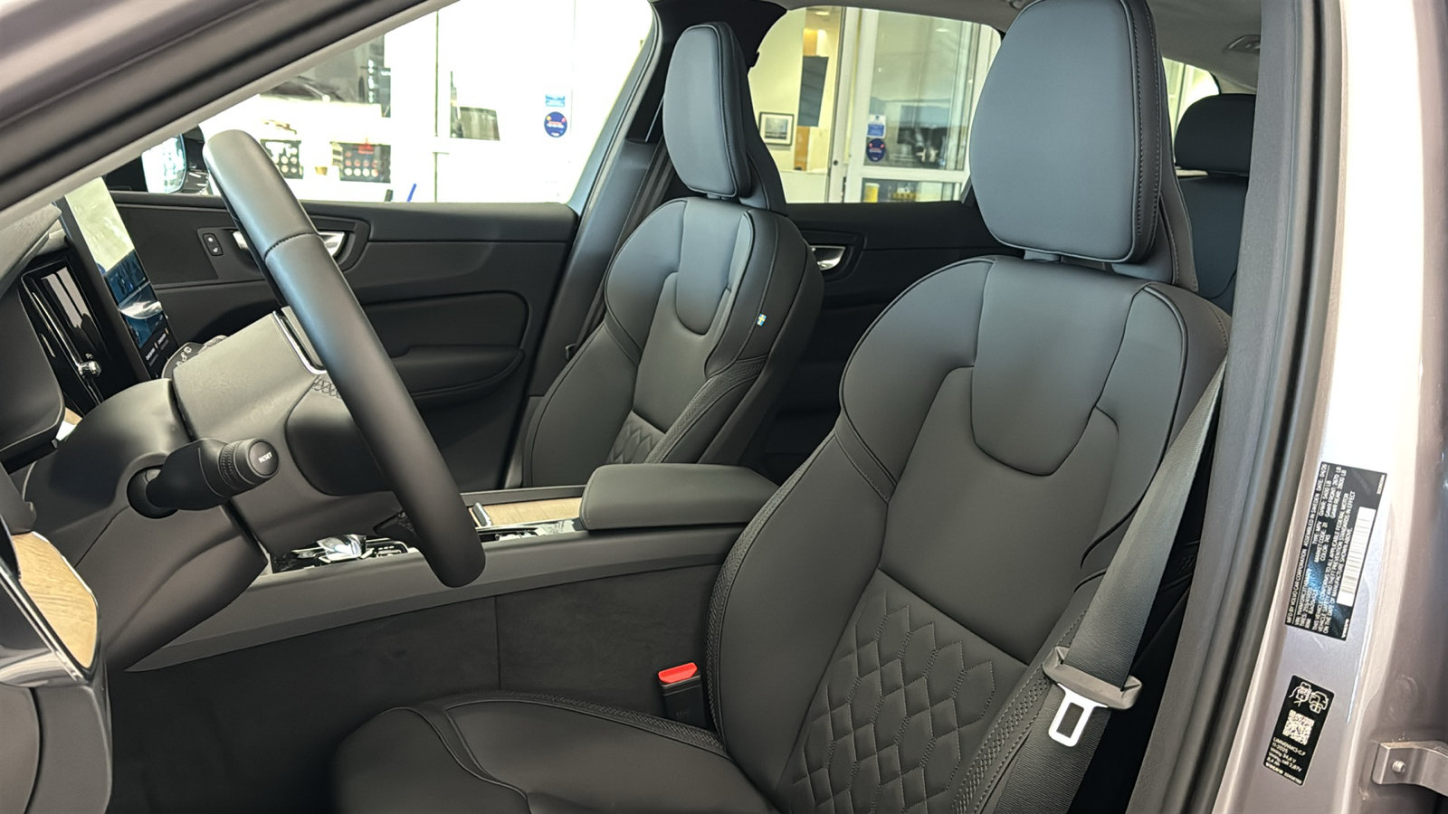 New 2026 Volvo XC60 B5 Plus w/ Protection Package Premier AWD/4WD image 23