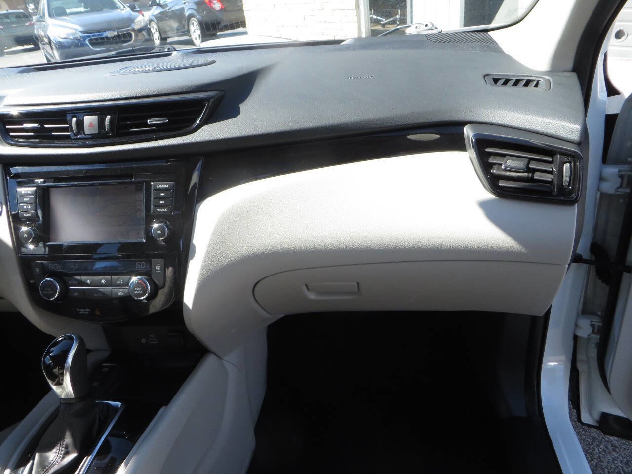 Used 2022 Nissan Rogue Sport SL w/ Premium Package image 22