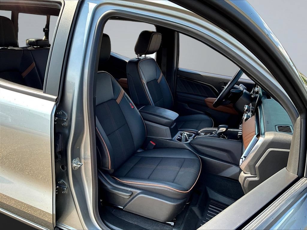 Used 2025 GMC Canyon AT4 AWD/4WD image 30
