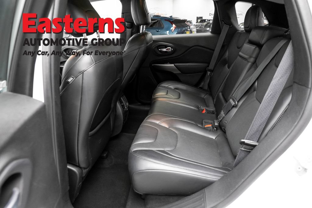 Used 2019 Jeep Cherokee Limited AWD/4WD image 23