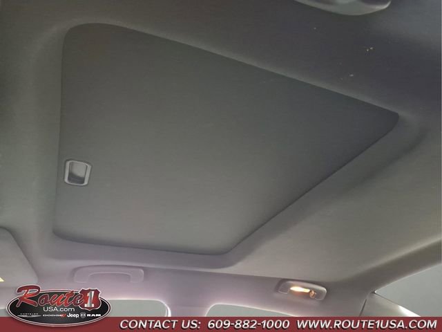 Used 2015 Dodge Charger SXT image 27