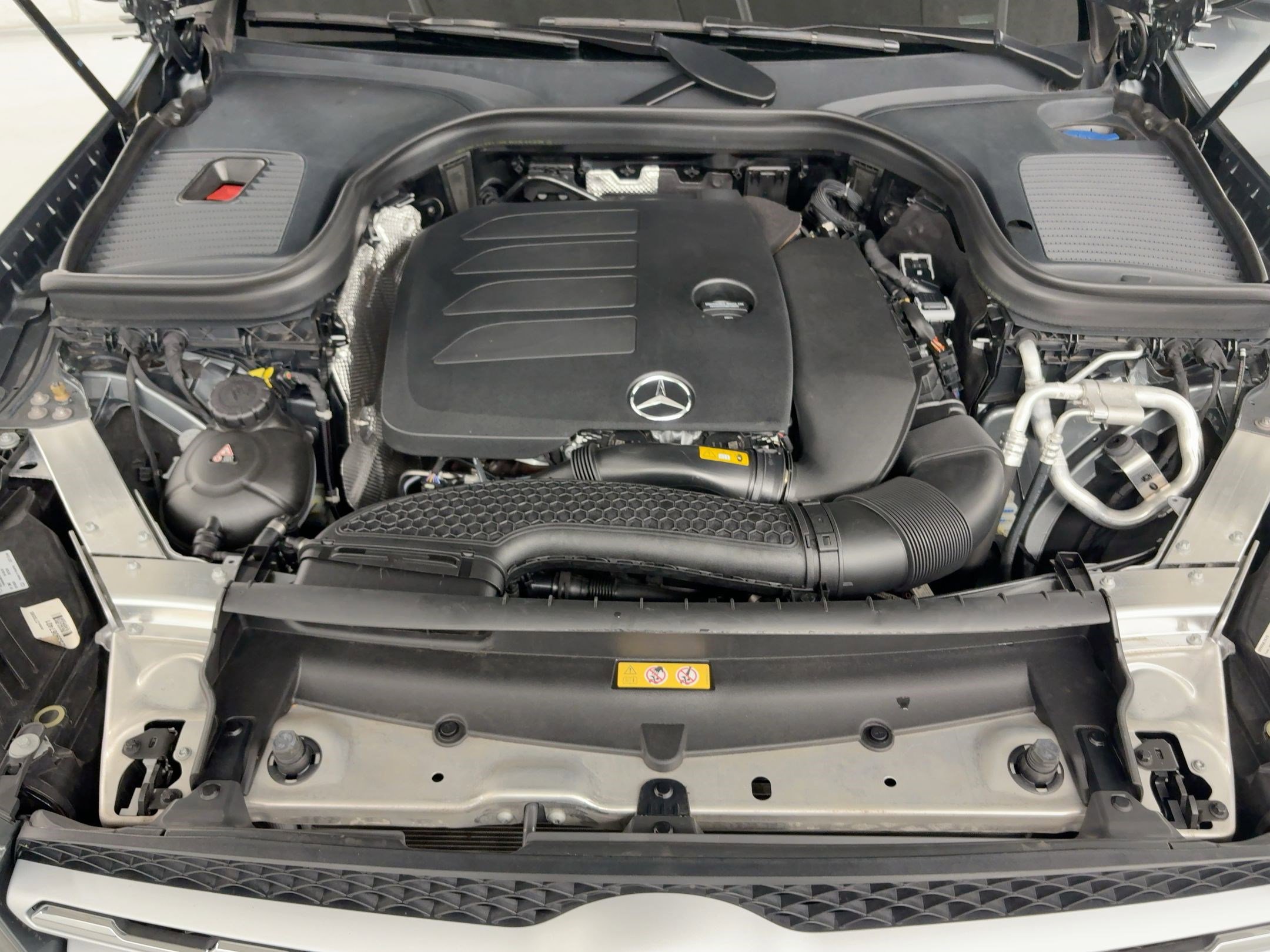 Used 2021 Mercedes-Benz GLC 300 GLC 300 image 32