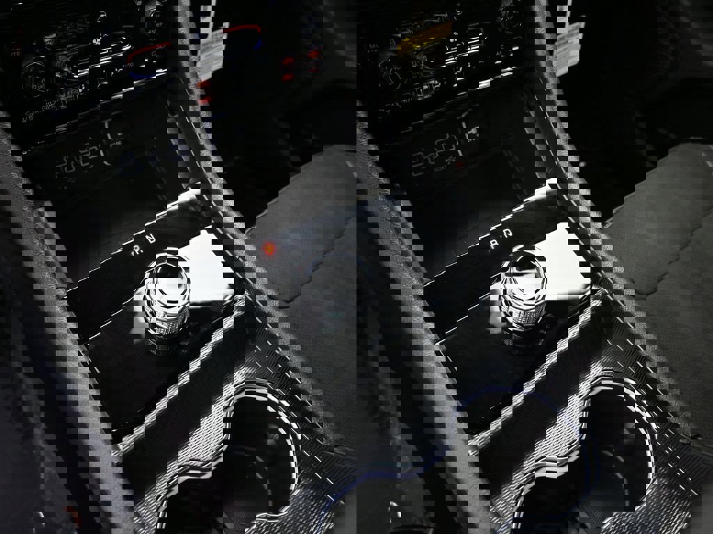 New 2025 Jeep Grand Cherokee Altitude image 17