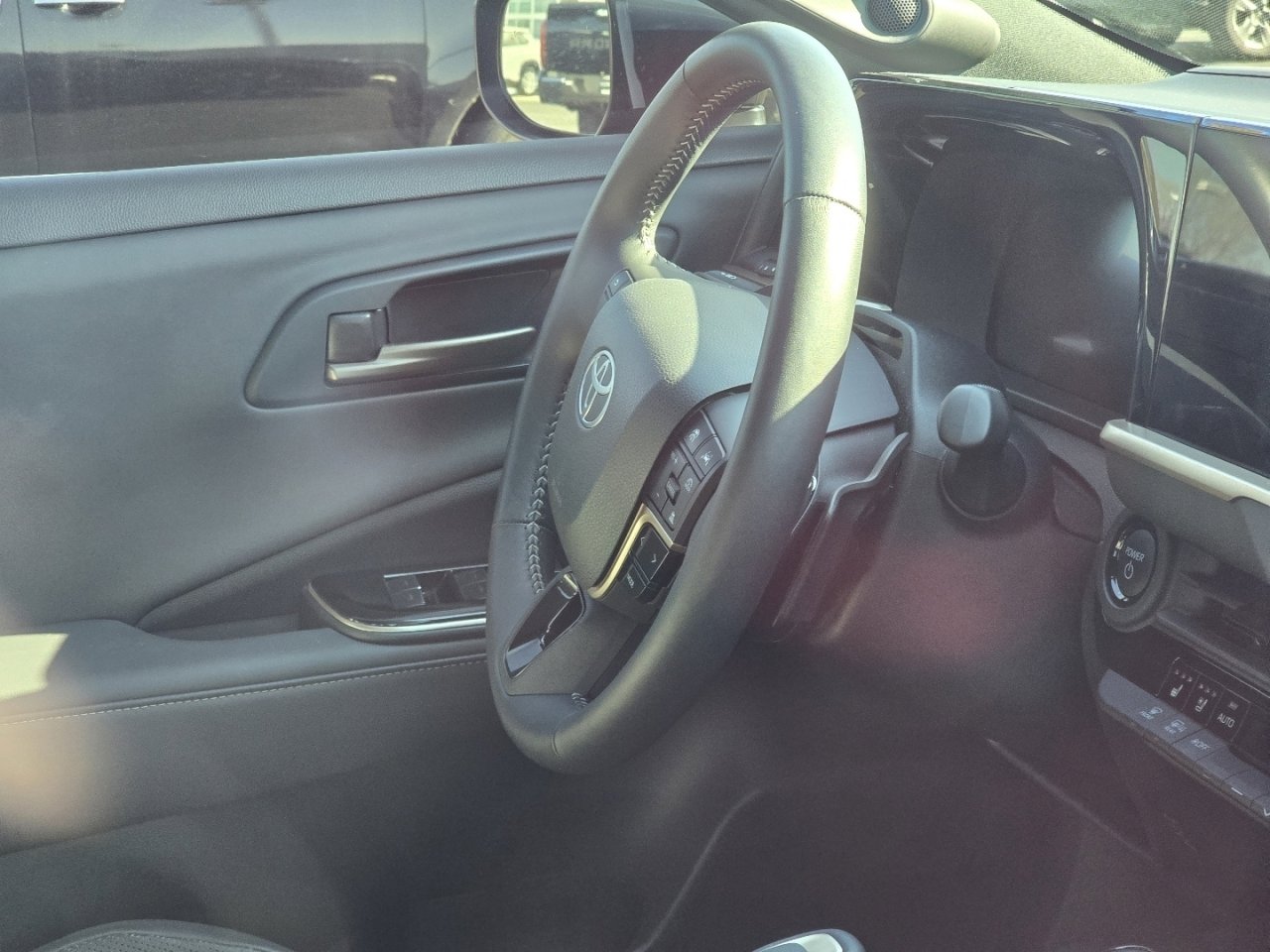 Used 2025 Toyota Crown Platinum image 17