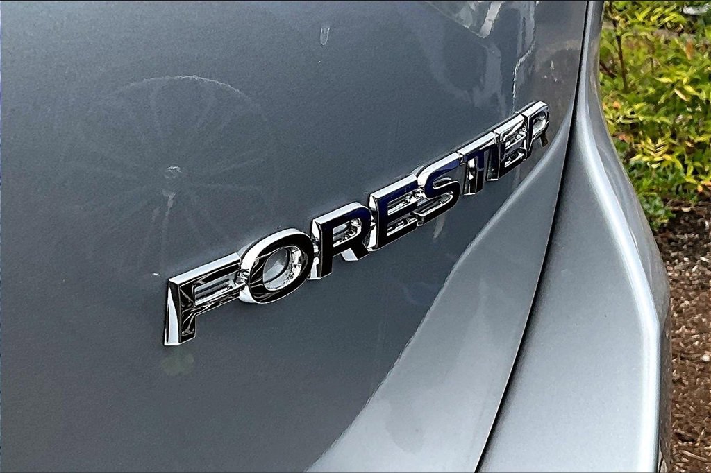 Used 2024 Subaru Forester Premium image 33
