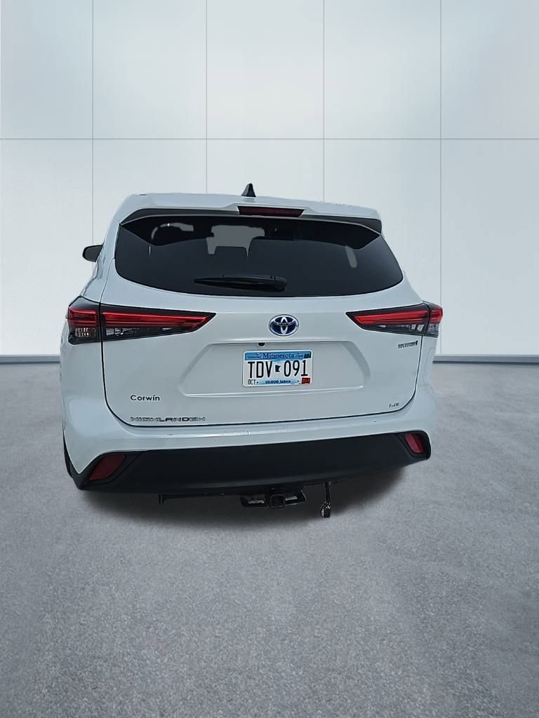 Used 2022 Toyota Highlander LE image 7