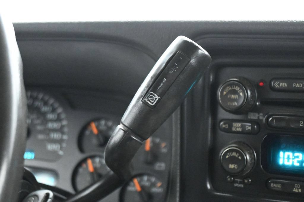 Used 2005 Chevrolet Silverado 2500 LT w/ Heavy-Duty Power Package AWD/4WD image 20