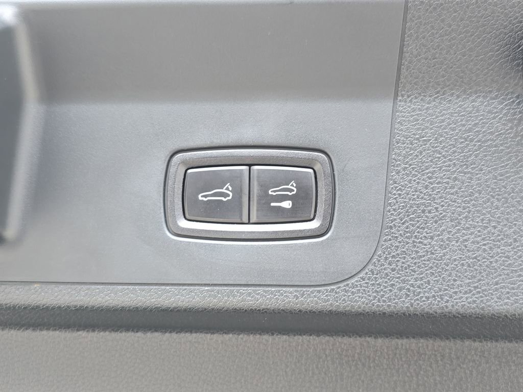 Used 2022 Porsche Panamera 4 E-Hybrid AWD/4WD image 16