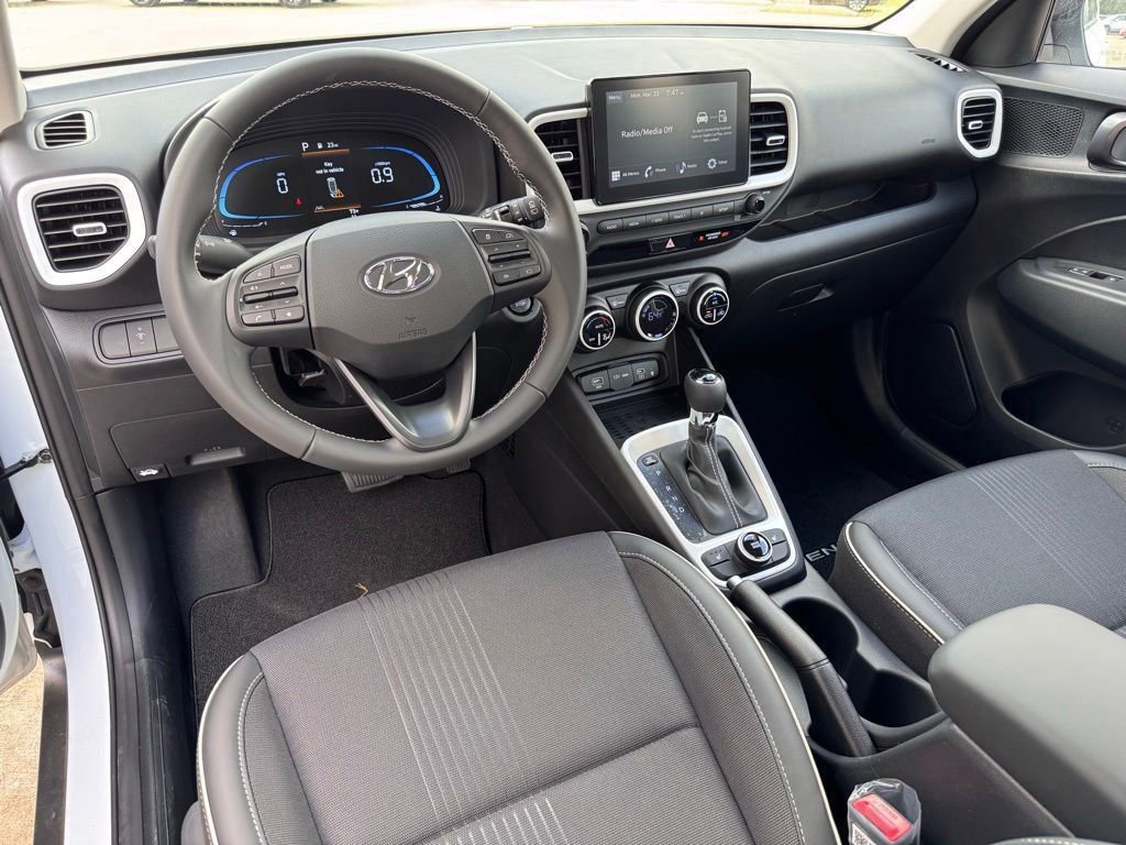 New 2026 Hyundai Venue SEL image 2