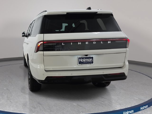 New 2027 Lincoln Navigator Reserve w/ Jet Appearance Package AWD/4WD image 6