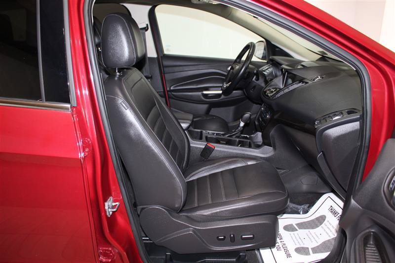 Used 2017 Ford Escape Titanium AWD/4WD image 28