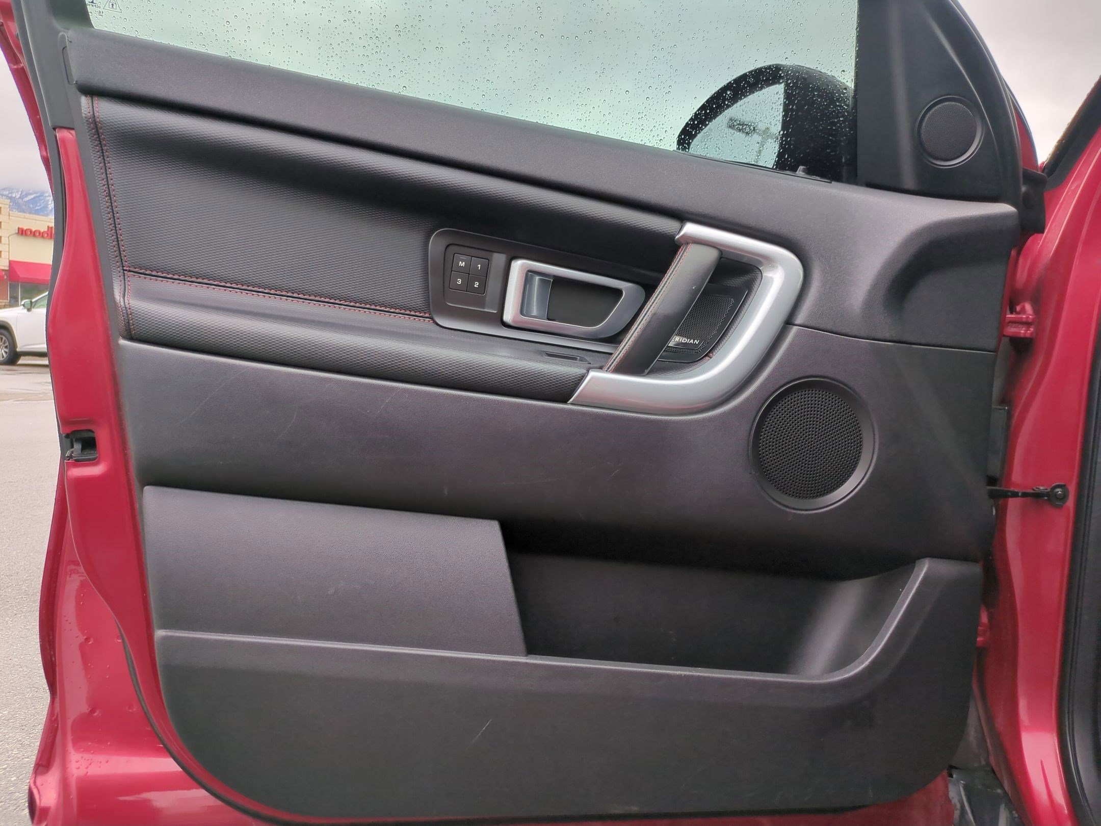 Used 2017 Land Rover Discovery Sport HSE Luxury image 14