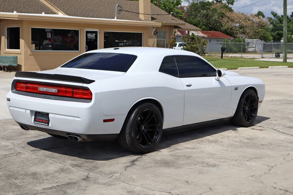 Used 2014 Dodge Challenger R/T RWD image 9