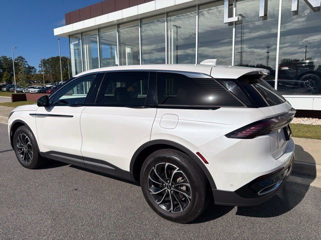 Used 2024 Lincoln Nautilus Premier AWD/4WD image 3
