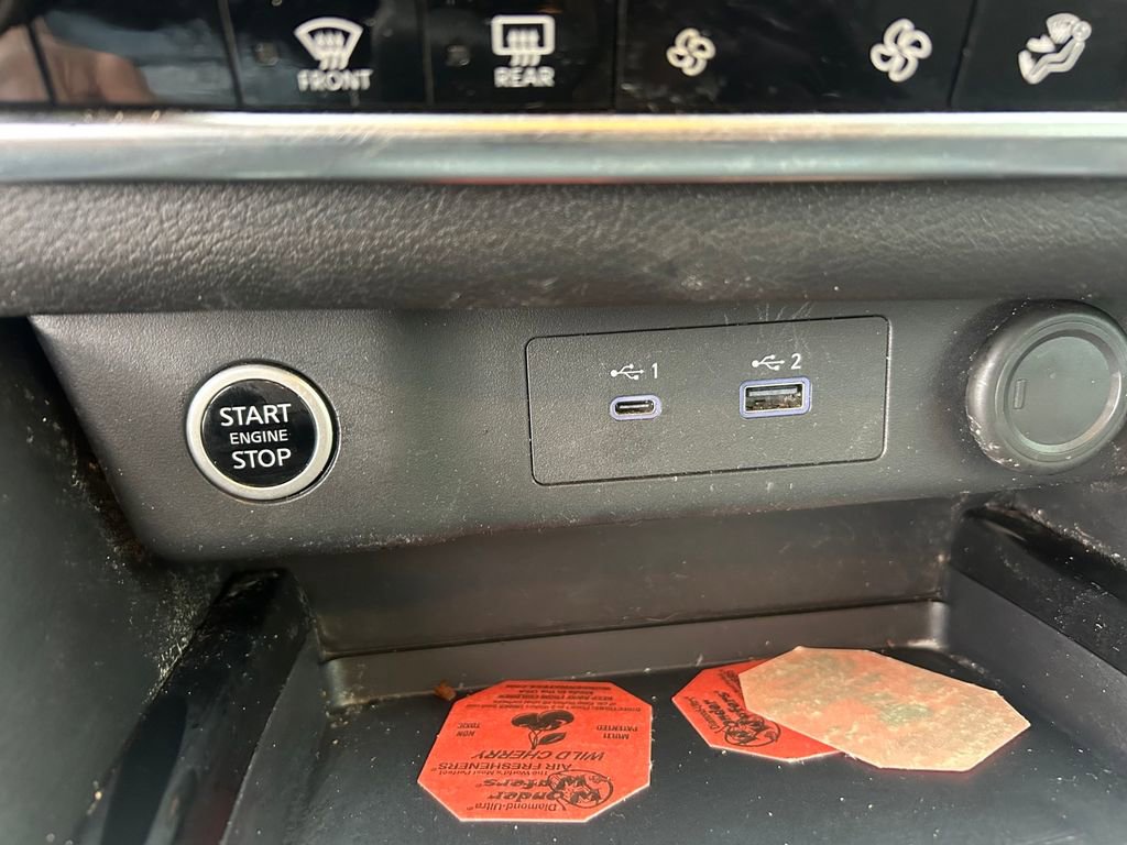 Used 2023 Nissan Rogue SV image 20