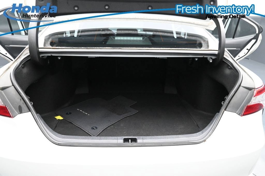 Used 2020 Toyota Camry SE FWD image 18