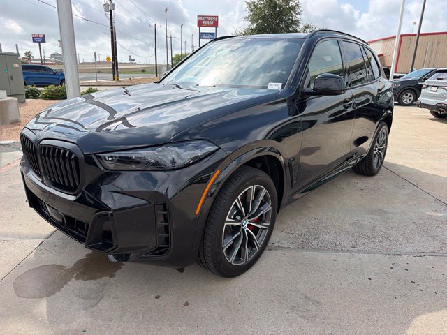 New 2026 BMW X5 xDrive40i w/ M Sport Package AWD/4WD image 2