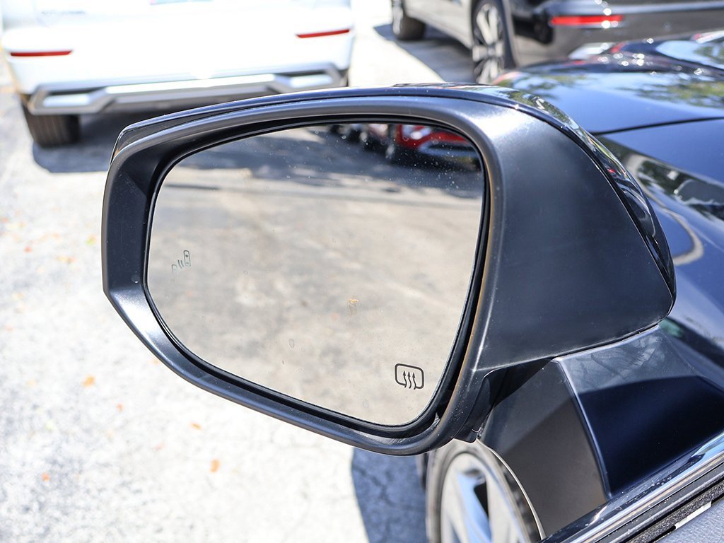 Used 2024 Toyota Highlander LE image 37