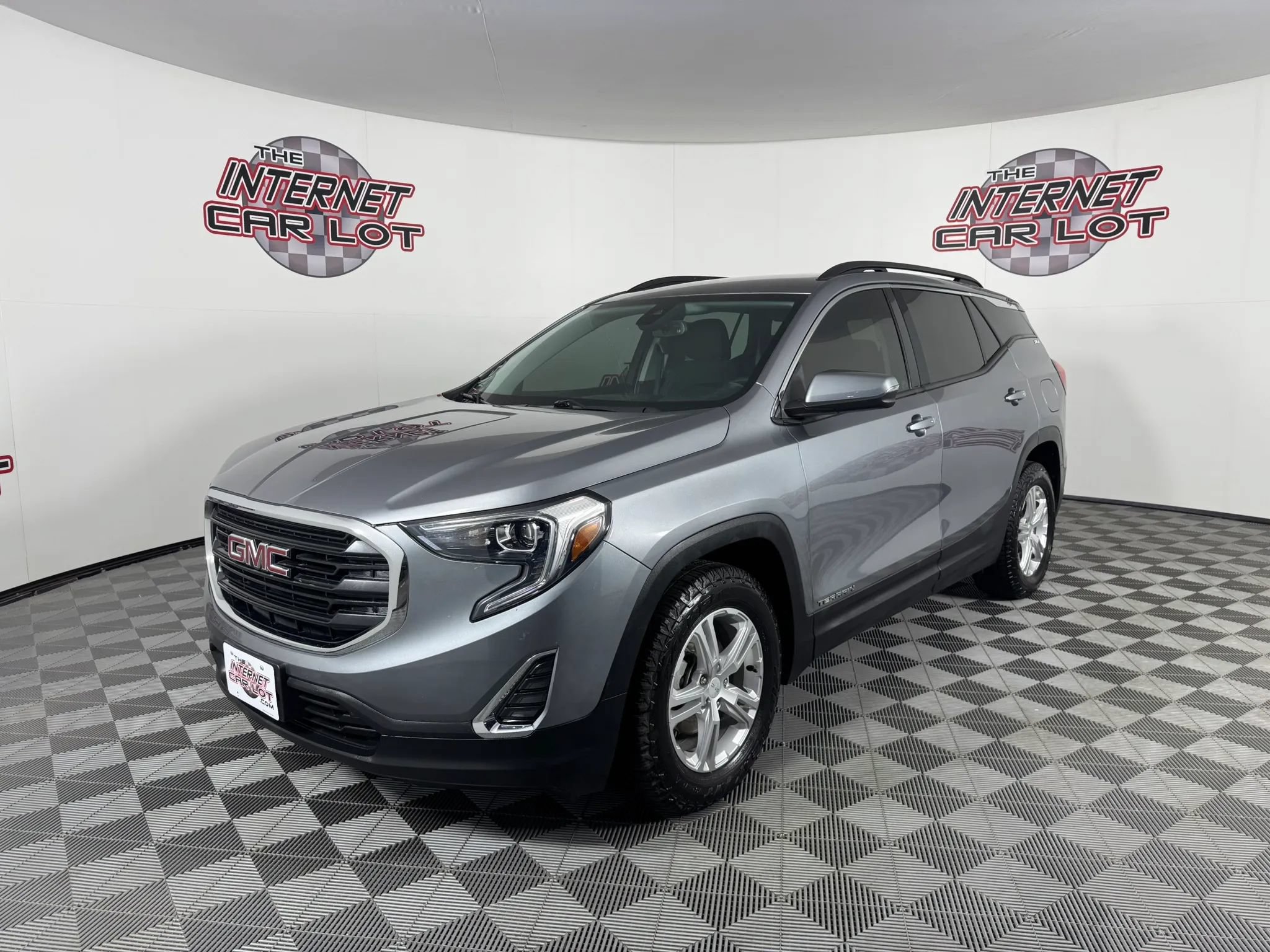 Used 2020 GMC Terrain SLE w/ Driver Convenience Package FWD image 3