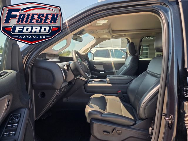 Used 2025 Ford Expedition Active AWD/4WD image 12
