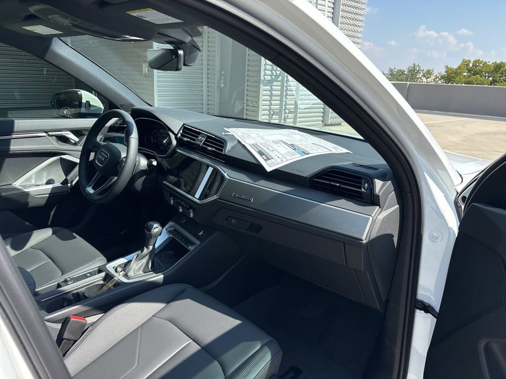 New 2025 Audi Q3 2.0T Premium image 15