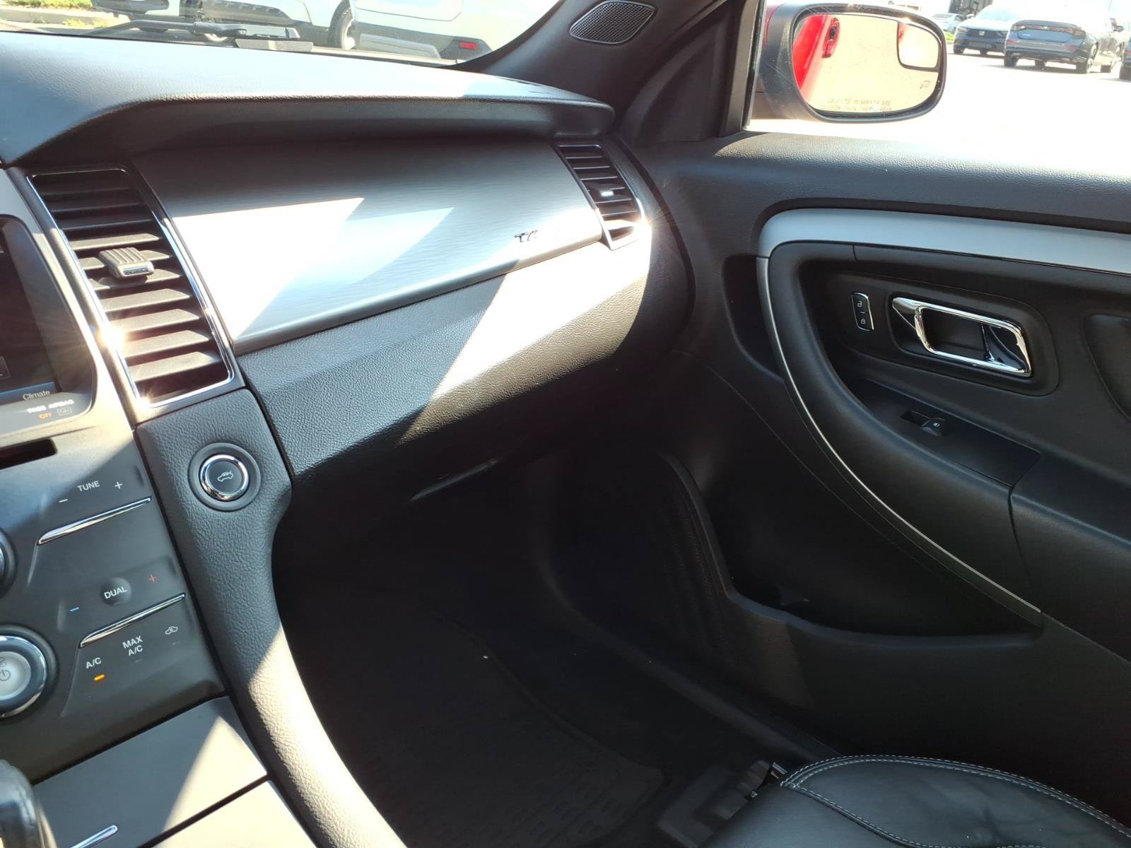 Used 2014 Ford Taurus SEL w/ Equipment Group 201A FWD image 22