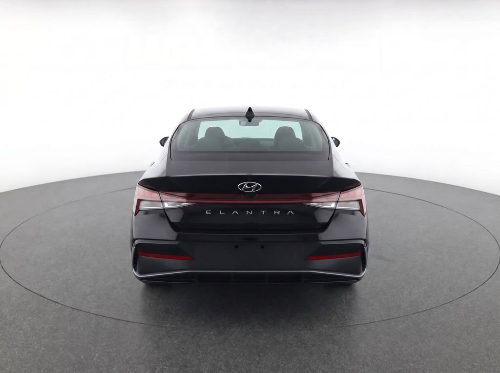 Used 2026 Hyundai Elantra Sport FWD image 7