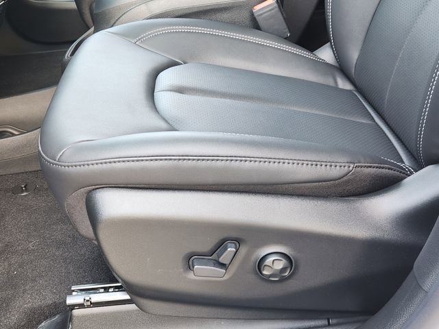 New 2026 Chrysler Pacifica Select FWD image 19
