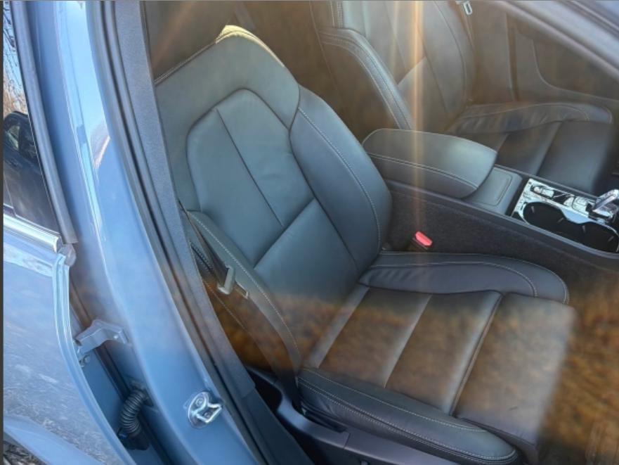 Used 2023 Volvo XC40 B5 Plus w/ Driver Assist Package image 13