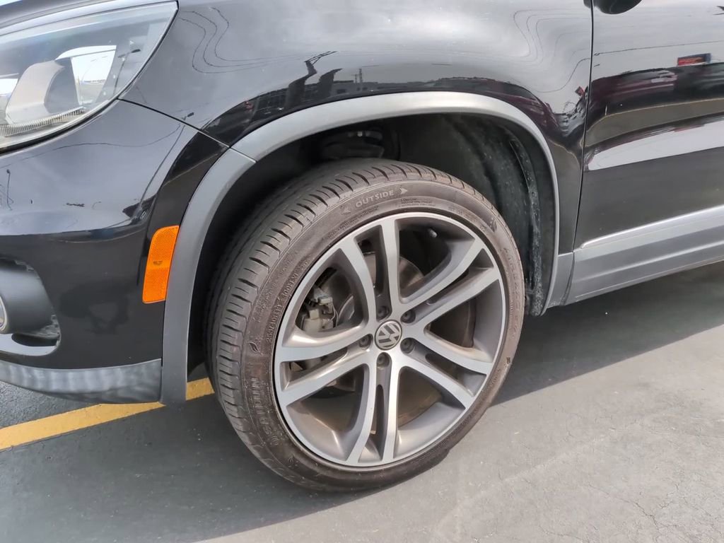 Used 2017 Volkswagen Tiguan SEL FWD image 11
