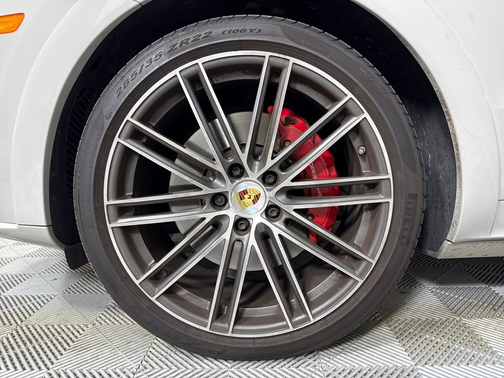 Used 2023 Porsche Cayenne GTS image 19