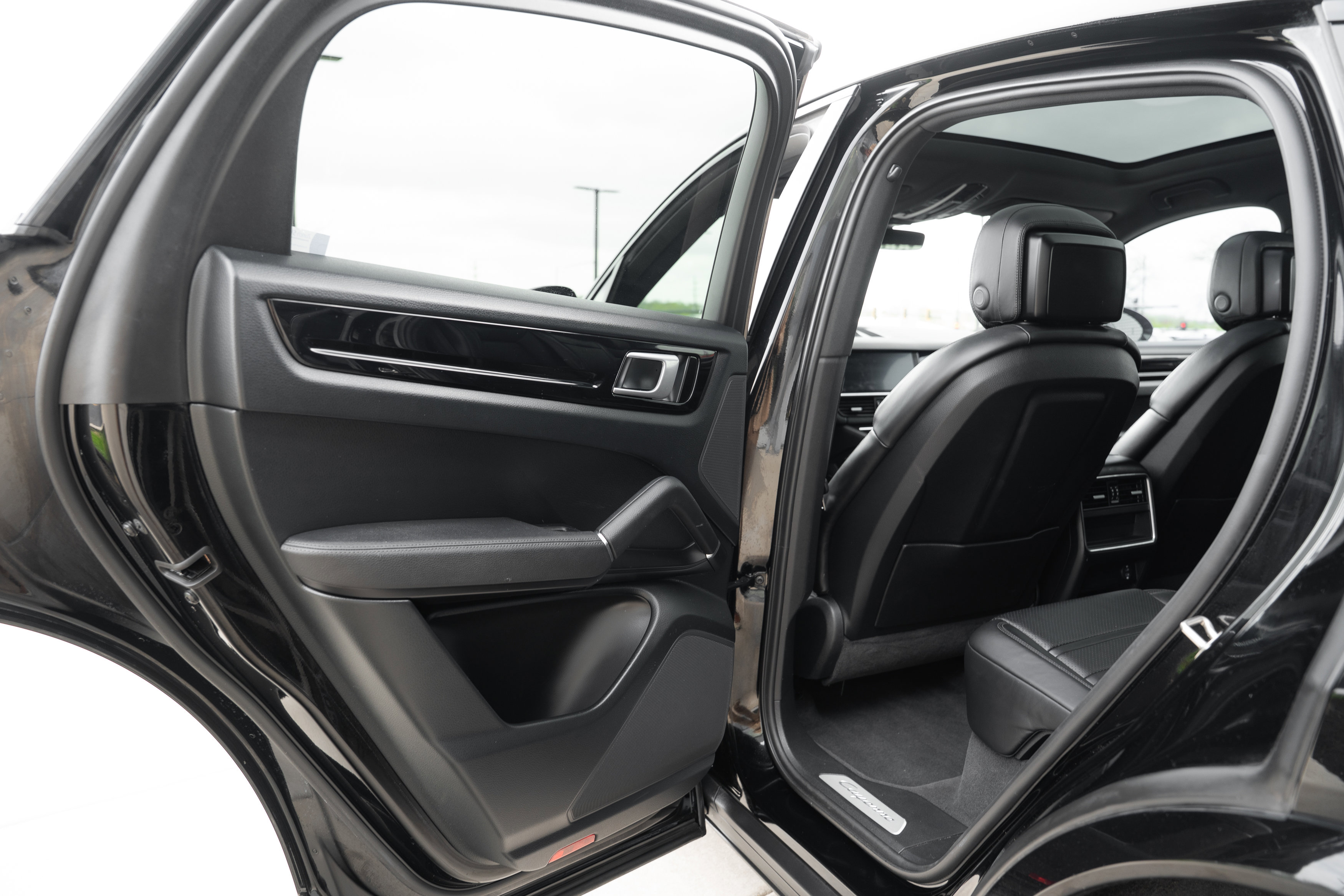 Used 2020 Porsche Cayenne S AWD/4WD image 27