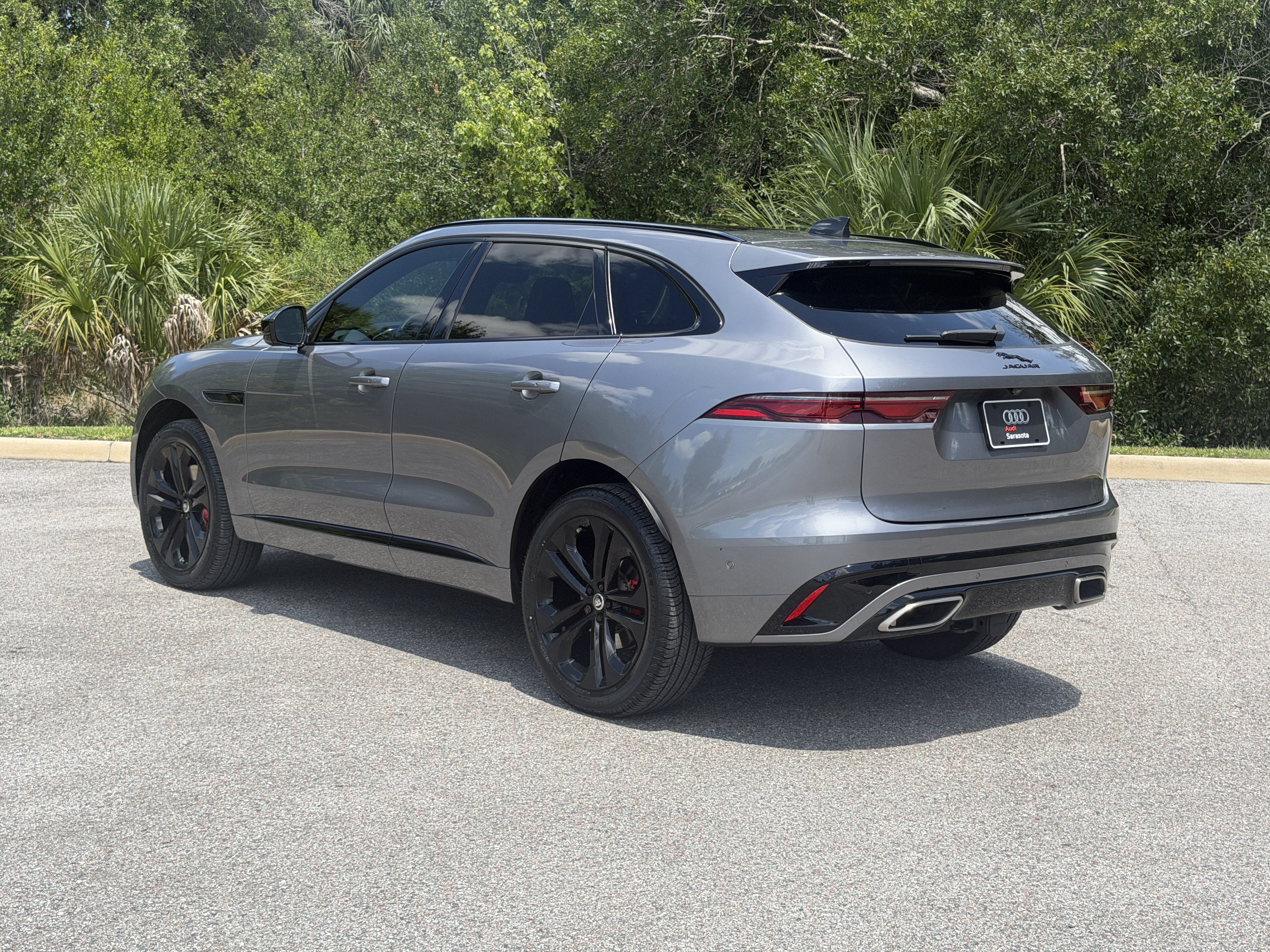 Used 2024 Jaguar F-PACE R-Dynamic S AWD/4WD image 5