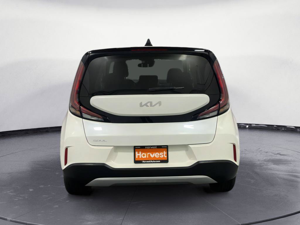 Used 2023 Kia Soul LX FWD image 8
