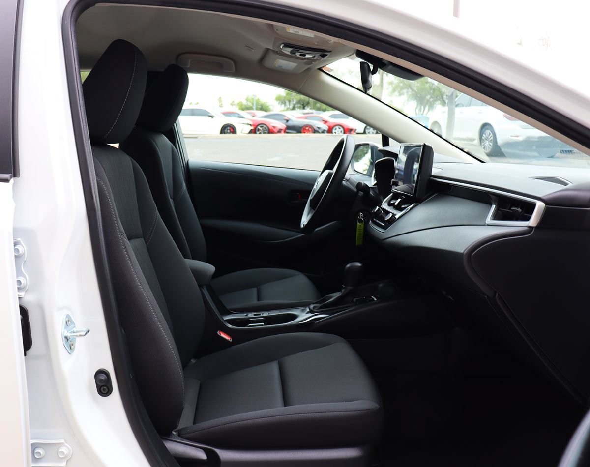Used 2023 Toyota Corolla LE FWD image 30