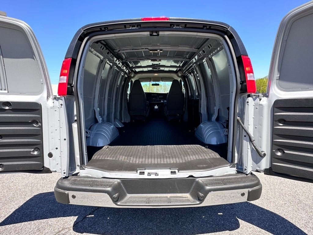 New 2026 GMC Savana 2500 w/ Driver Convenience Package RWD image 26