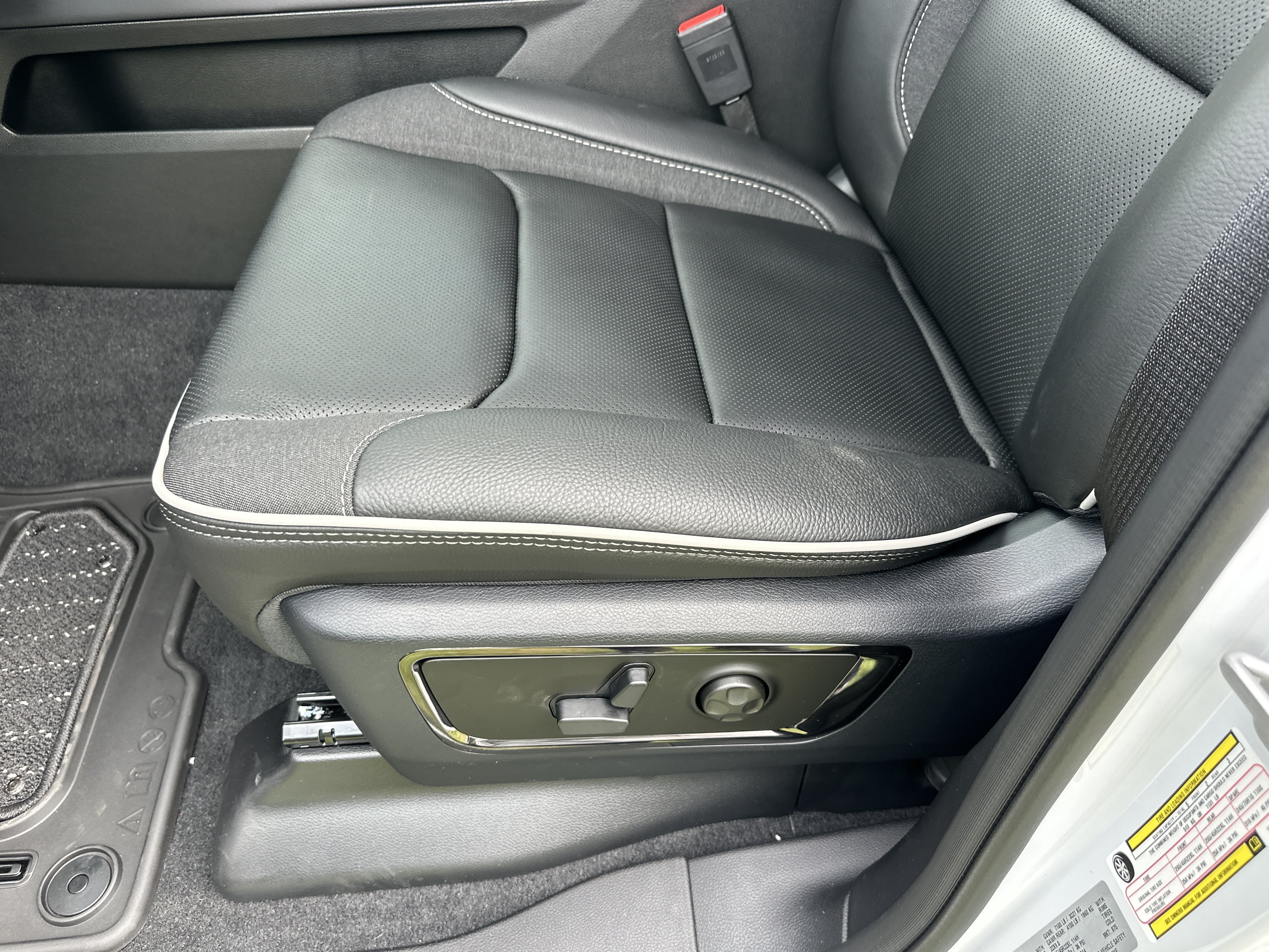 New 2027 RAM 1500 Limited AWD/4WD image 30
